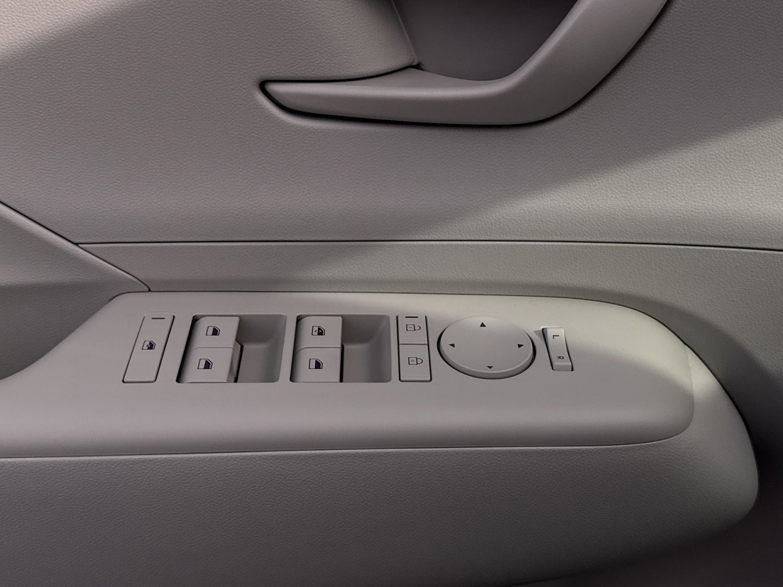 New 2026 Hyundai Kona SE image 15