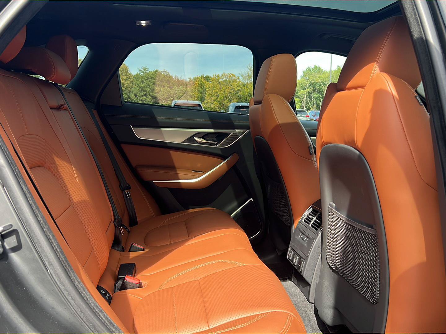 Certified 2026 Jaguar F-PACE R-Dynamic S AWD/4WD image 27