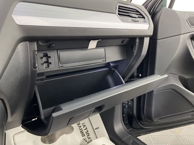 Used 2024 Volkswagen Tiguan S image 39