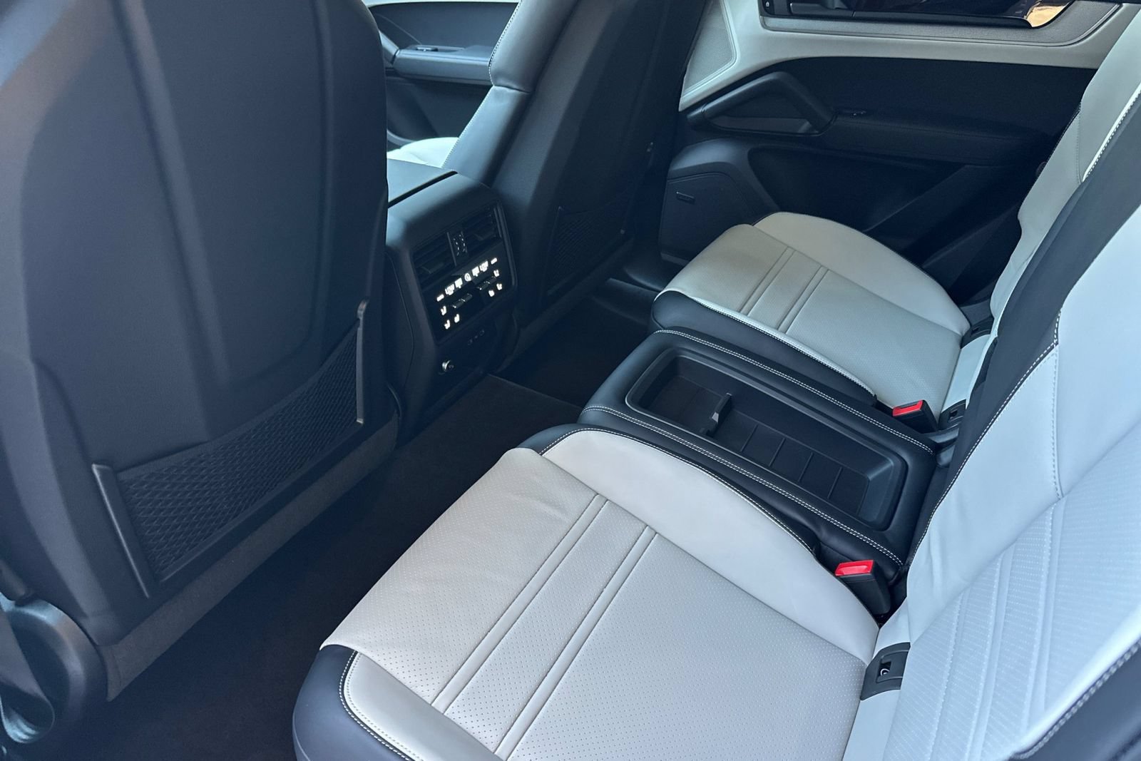 New 2026 Porsche Cayenne Coupe AWD/4WD image 15