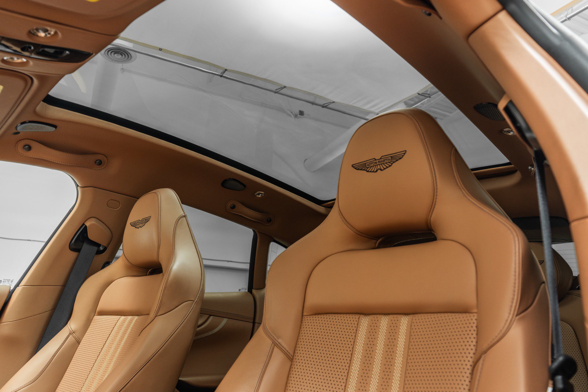 Used 2025 Aston Martin DBX 707 AWD/4WD image 18