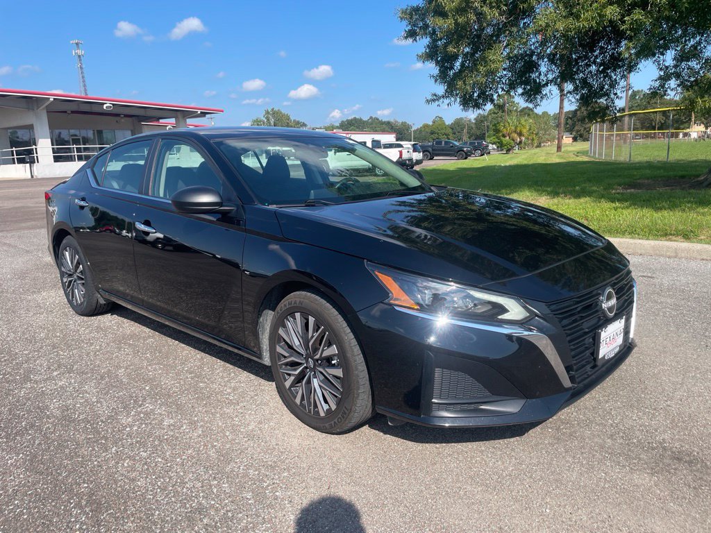 Used 2025 Nissan Altima 2.5 SV