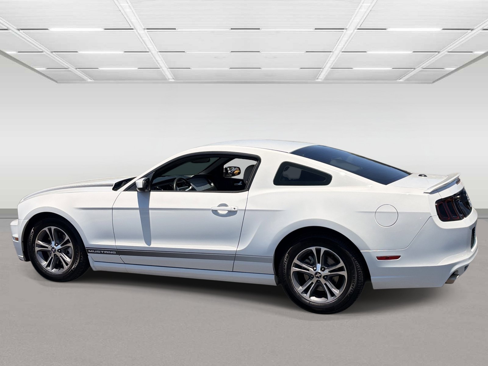 Used 2014 Ford Mustang Premium w/ Electronics Package RWD image 3