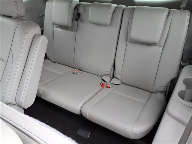 Used 2019 Toyota Highlander XLE image 19