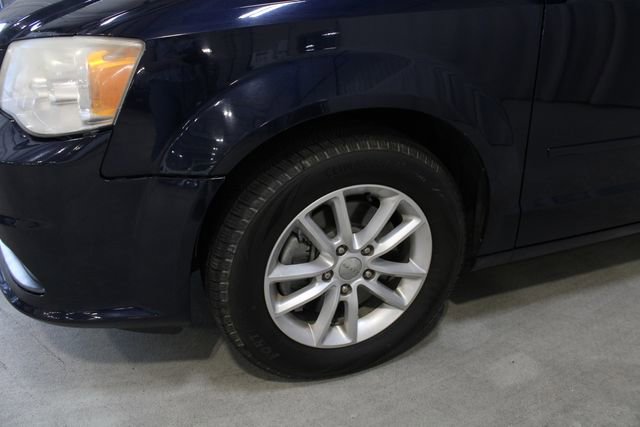 Used 2014 Dodge Grand Caravan SXT FWD image 25