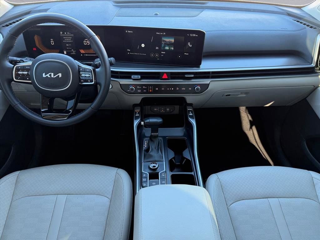 Used 2024 Kia Sorento EX w/ Panoramic Sunroof Package image 13
