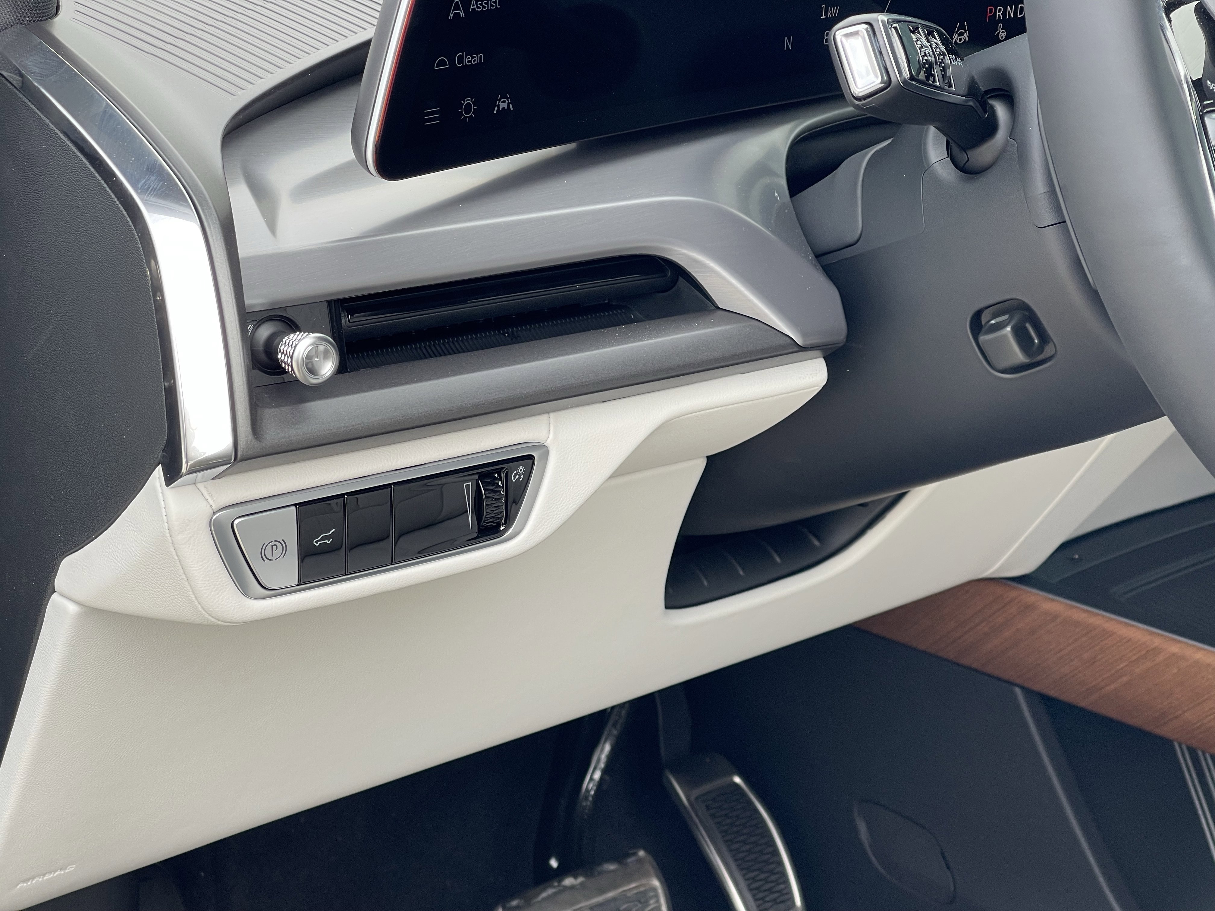 New 2026 Cadillac Vistiq Sport w/ LPO, Floor Liner Package image 7