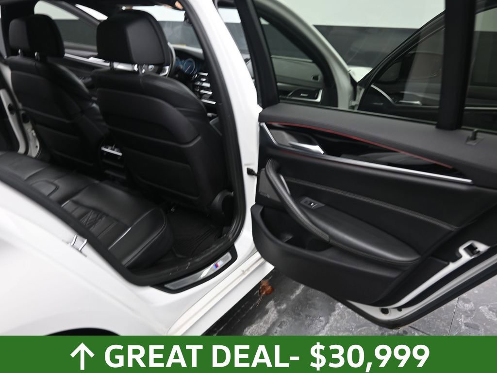 Used 2018 BMW M550i xDrive image 23