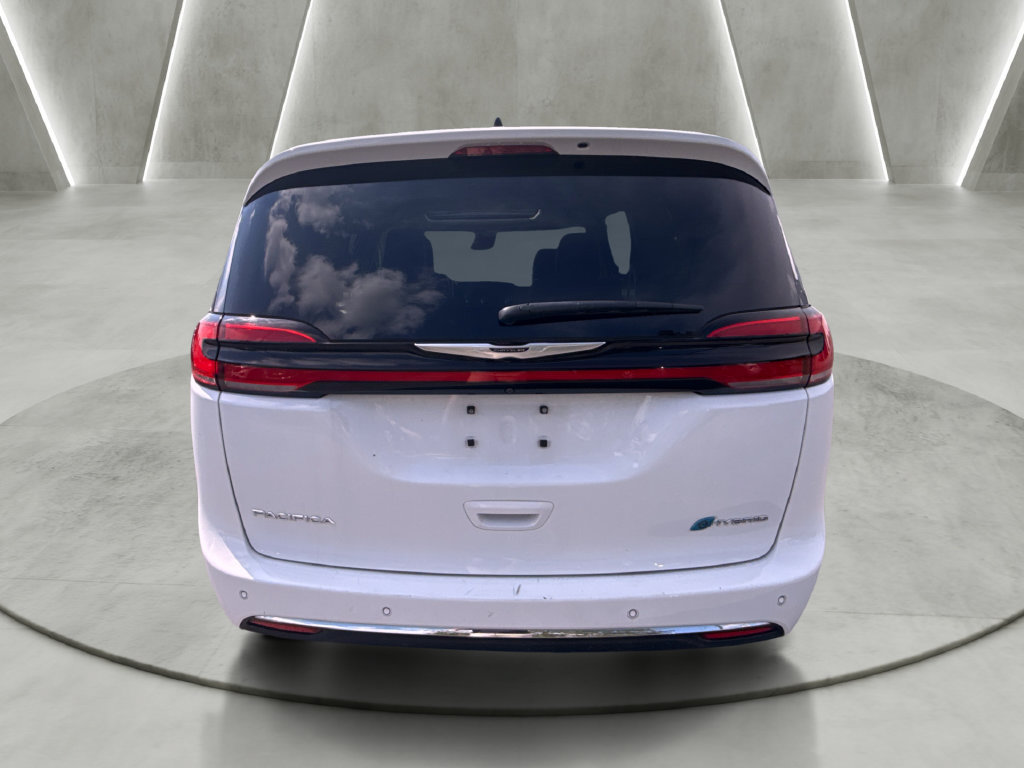Used 2023 Chrysler Pacifica Limited FWD image 4