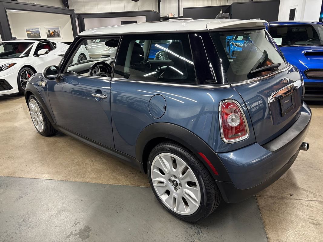 Used 2010 MINI Cooper Hardtop image 7