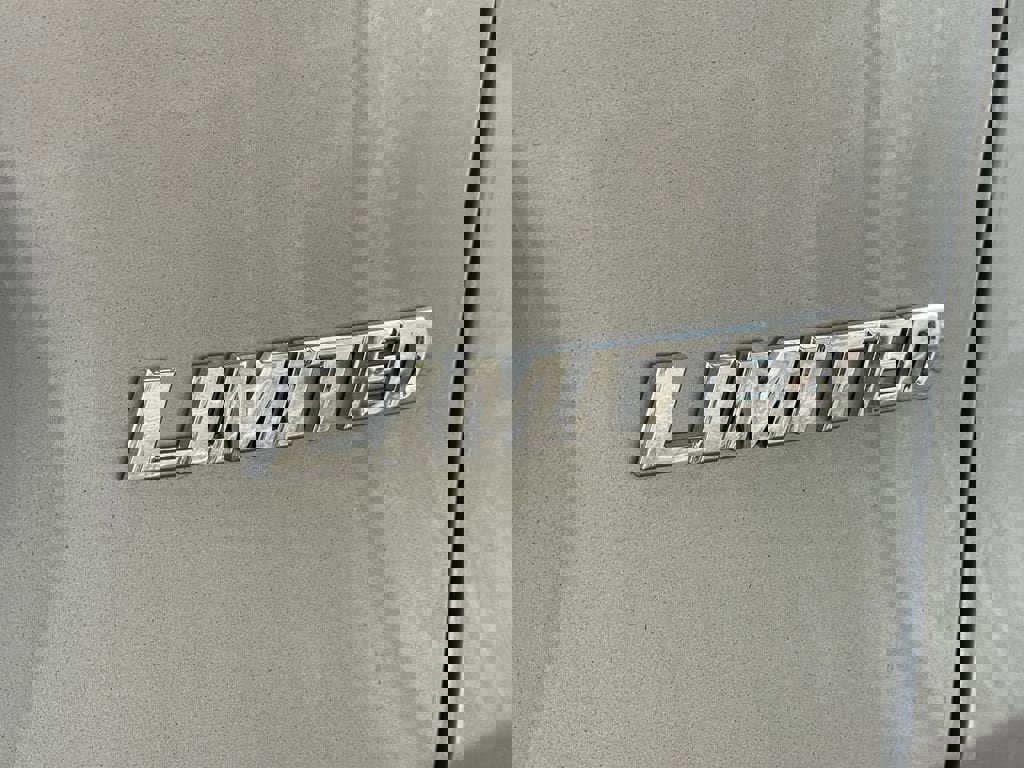 Used 2025 Toyota RAV4 Limited image 5