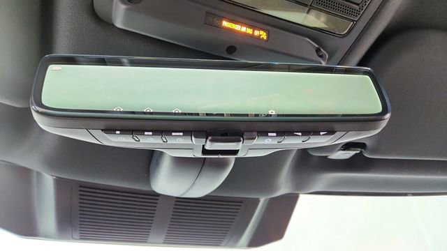 Used 2025 Land Rover Defender 90 X-Dynamic SE image 50