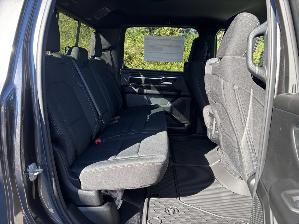 New 2026 RAM 1500 4x4 Crew Cab image 29