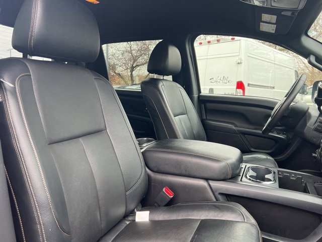 Used 2018 Nissan Titan SL w/ Midnight Edition image 12