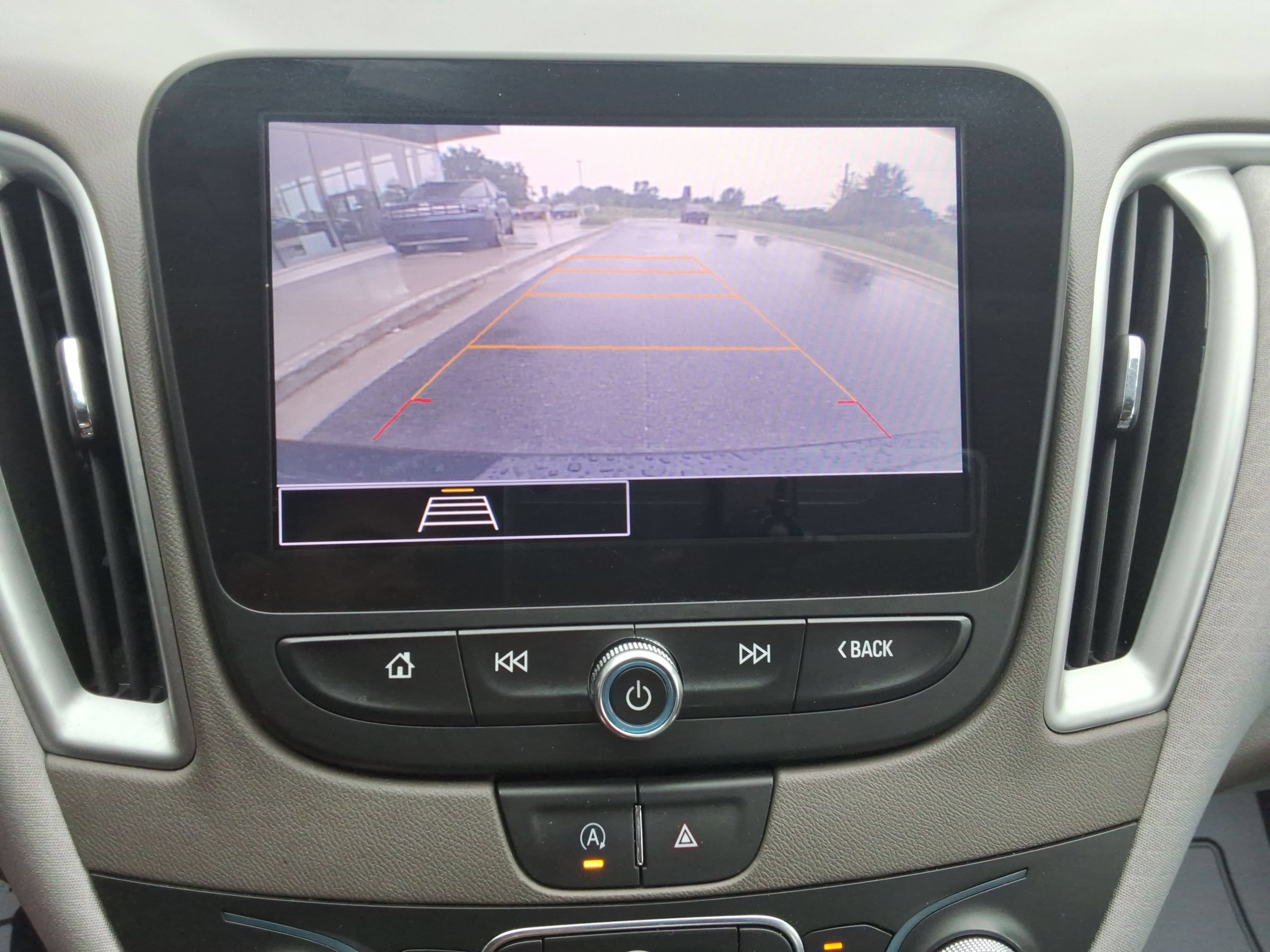 Used 2022 Chevrolet Malibu LS w/ Driver Confidence Package II FWD image 16