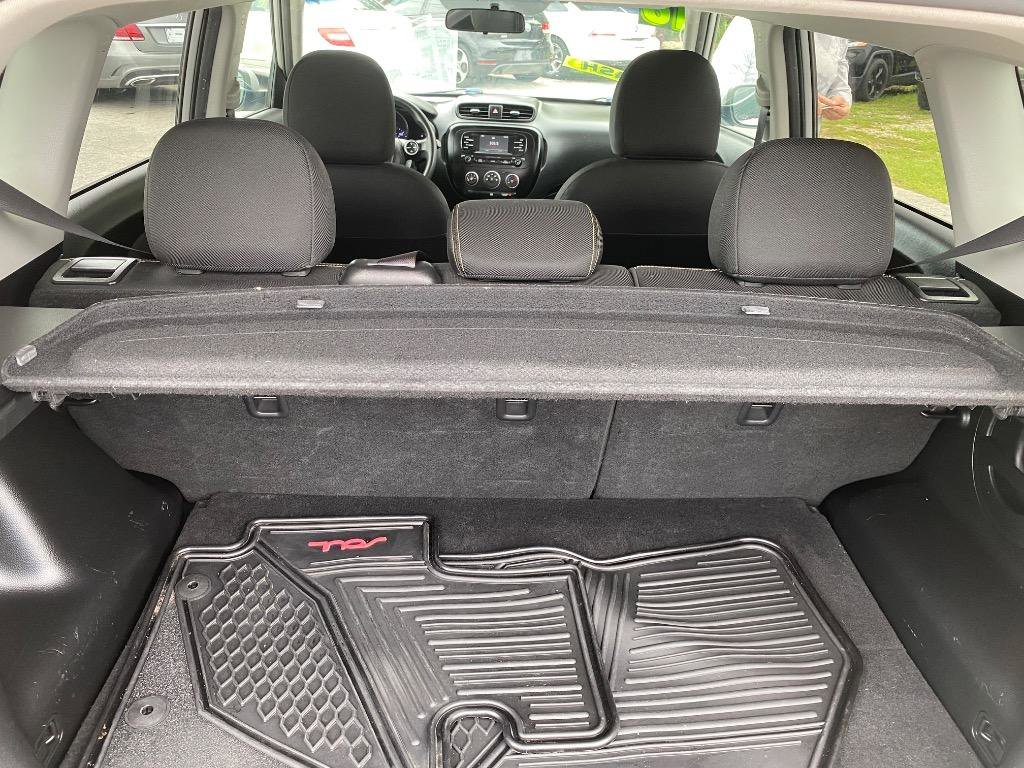 Used 2016 Kia Soul + FWD image 18