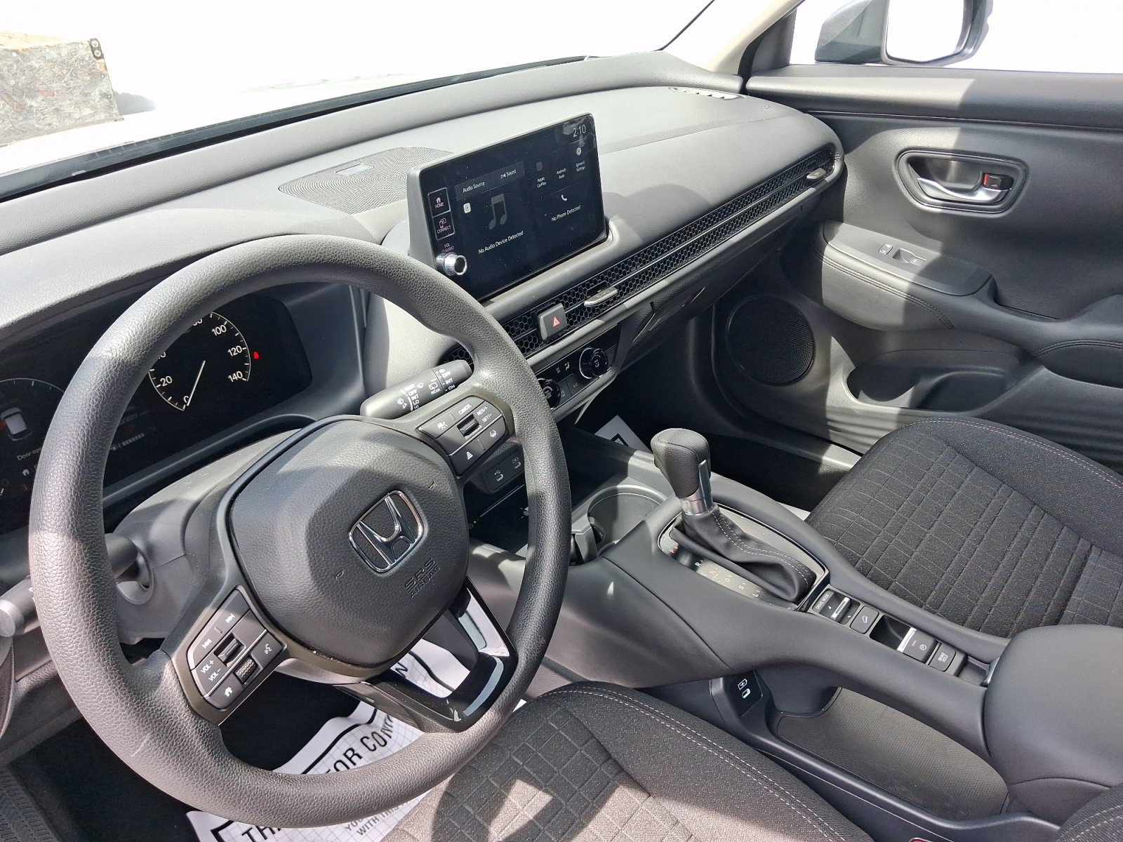Used 2027 Honda HR-V LX image 4