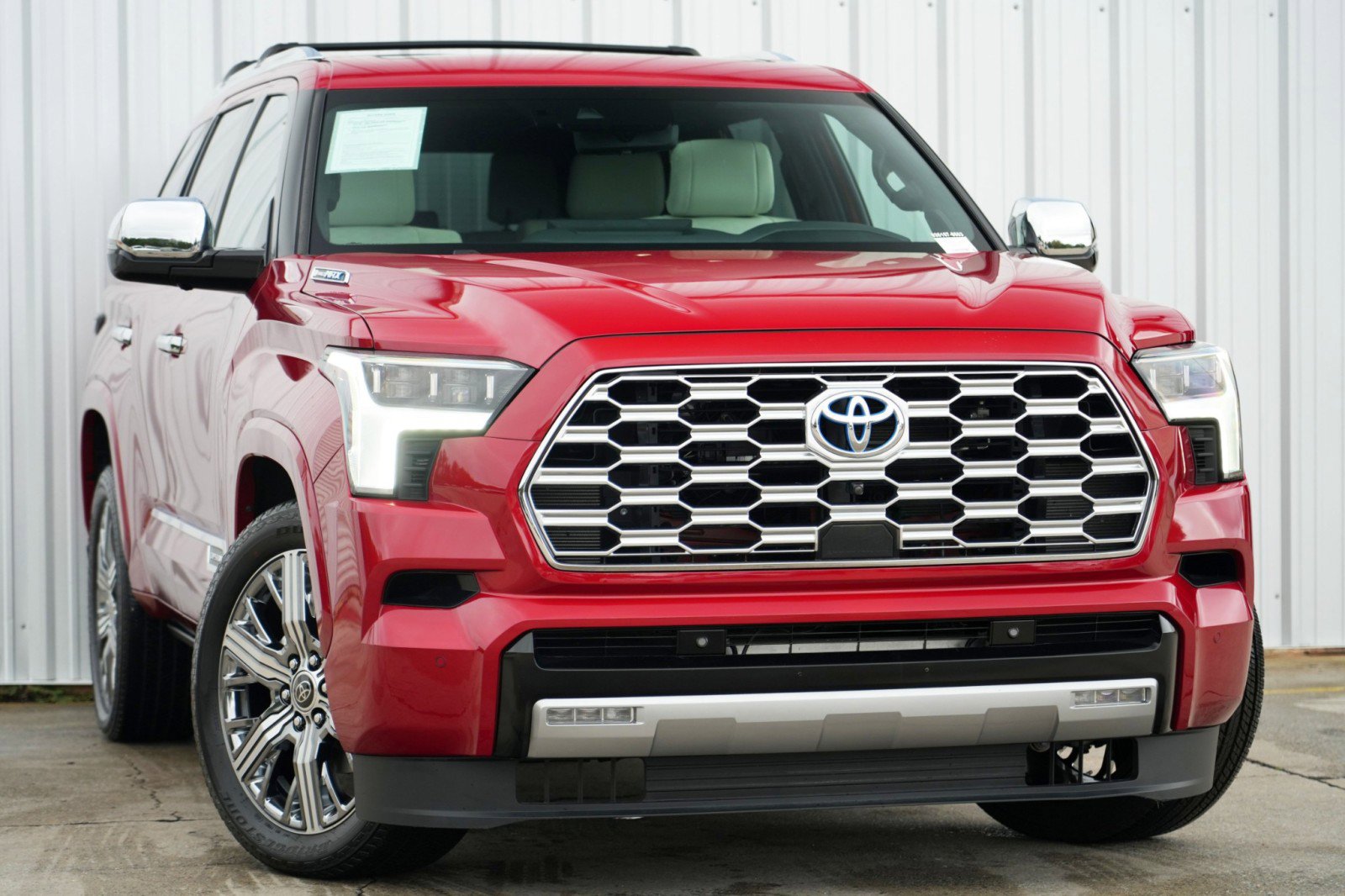 Used 2024 Toyota Sequoia Capstone image 4