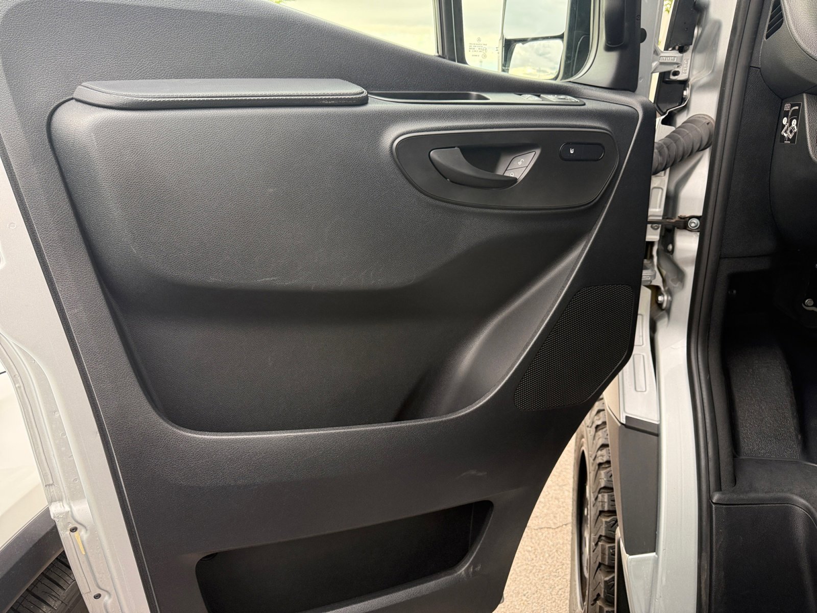 Used 2024 Mercedes-Benz Sprinter 144 Cargo image 18