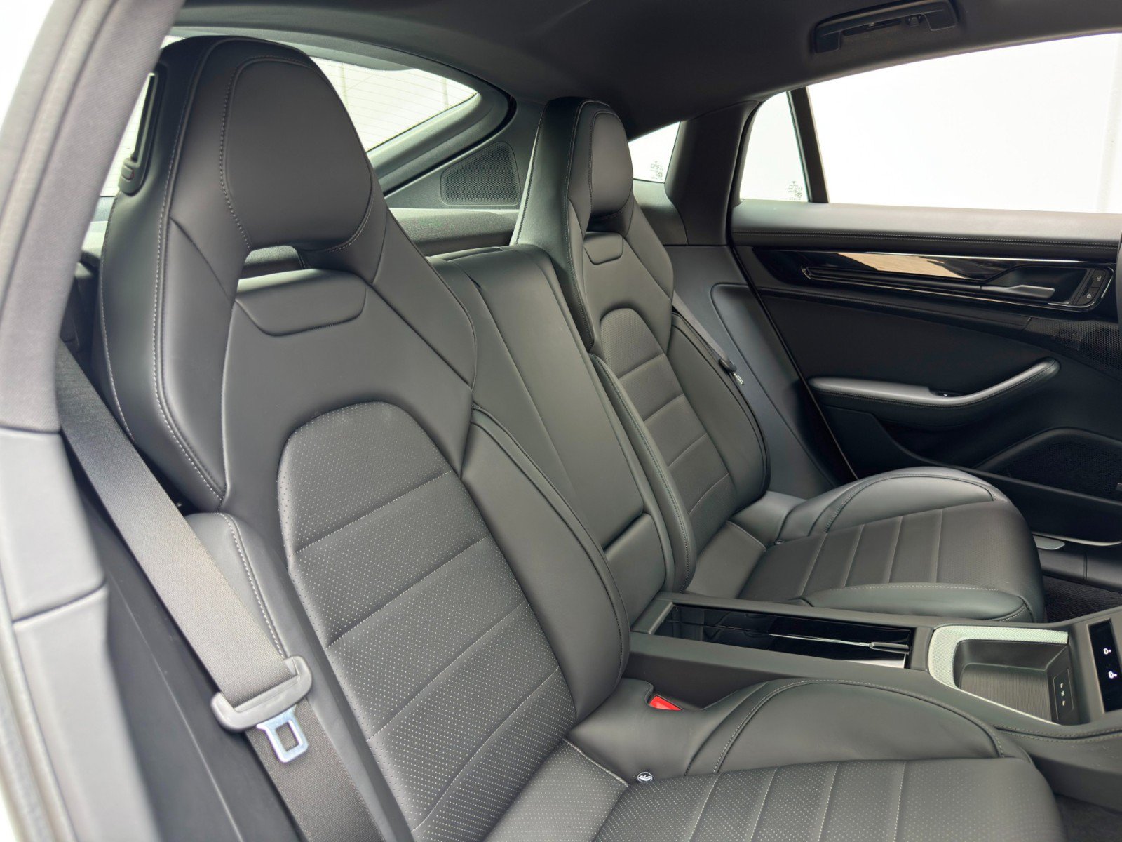 Used 2025 Porsche Panamera 4 AWD/4WD image 46