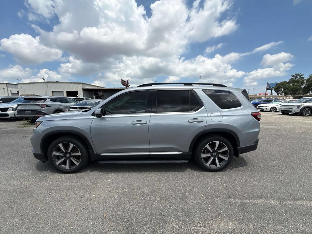 Used 2024 Honda Pilot Touring image 7