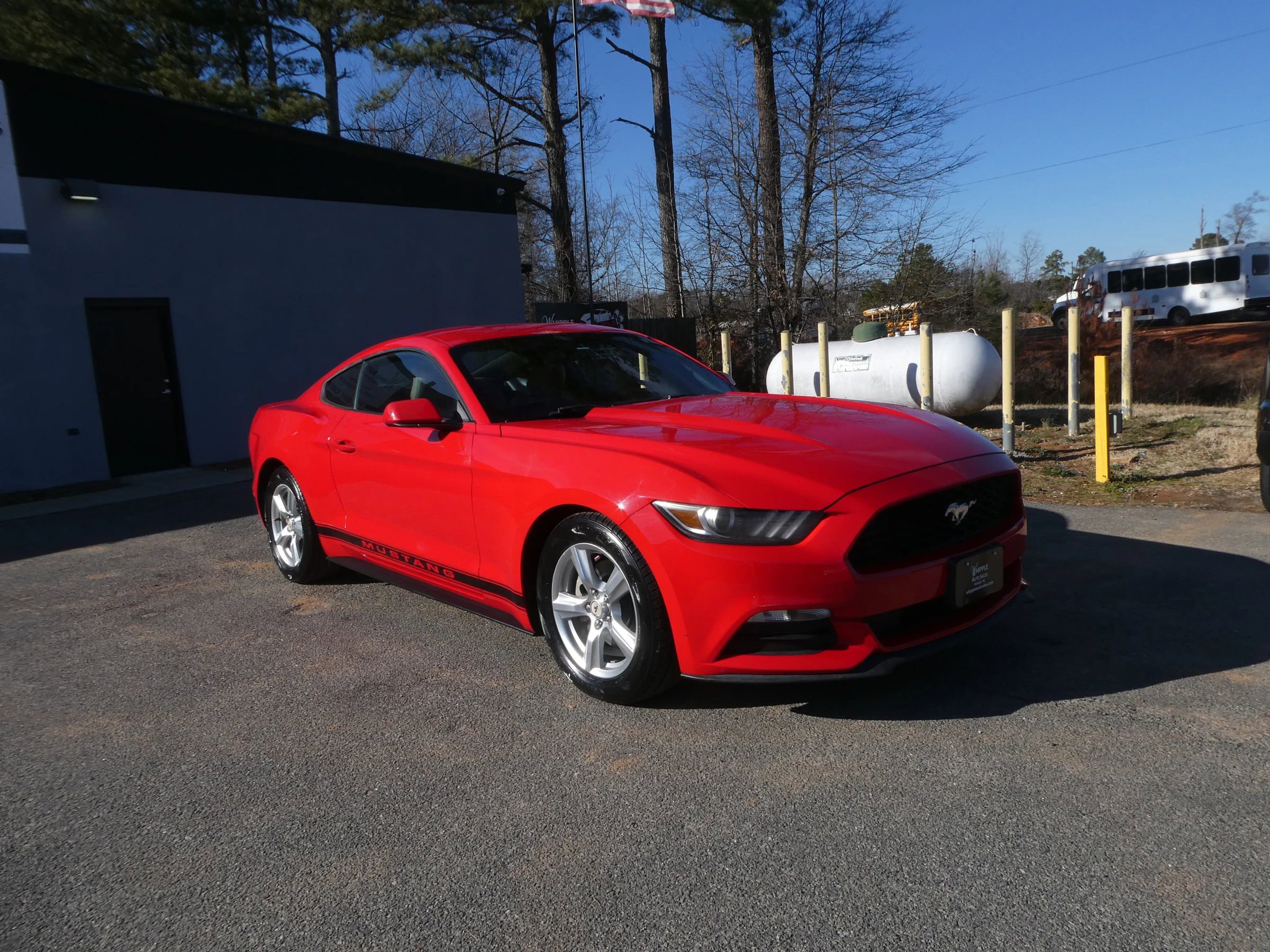 Used 2015 Ford Mustang Coupe image 3