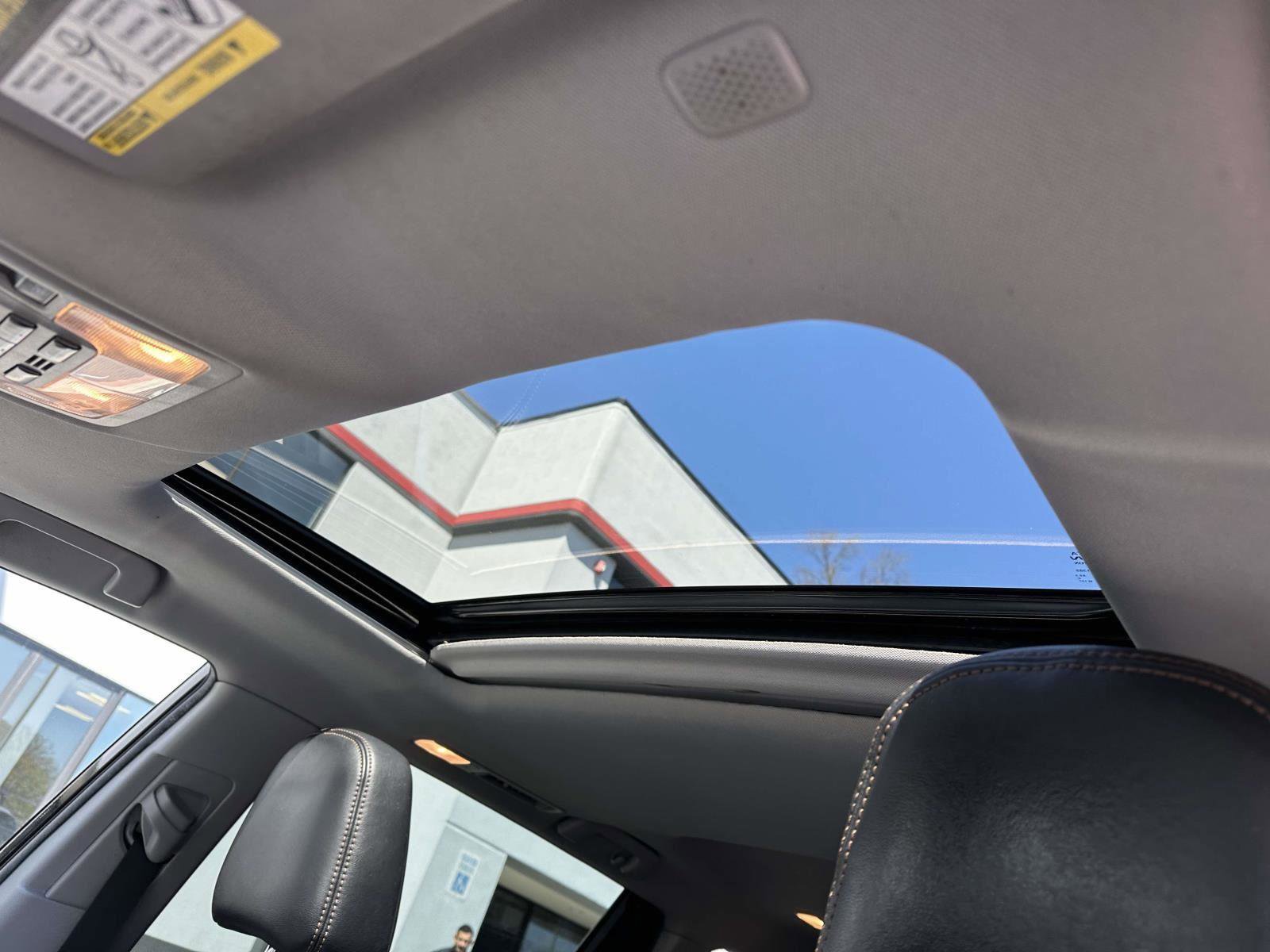 Used 2019 Toyota Highlander XLE AWD/4WD image 26