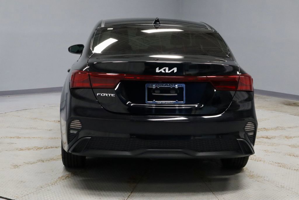 Used 2023 Kia Forte LXS FWD image 9
