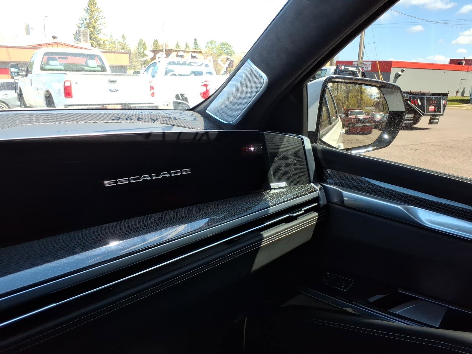 Used 2025 Cadillac Escalade V w/ LPO, ONYX Package AWD/4WD image 18