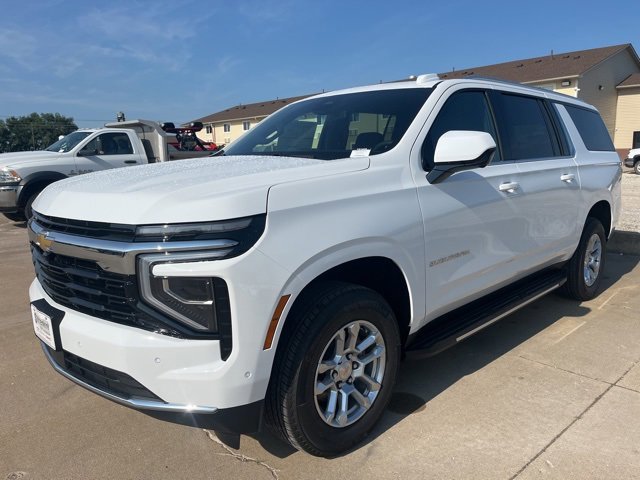 New 2025 Chevrolet Suburban LS image 12
