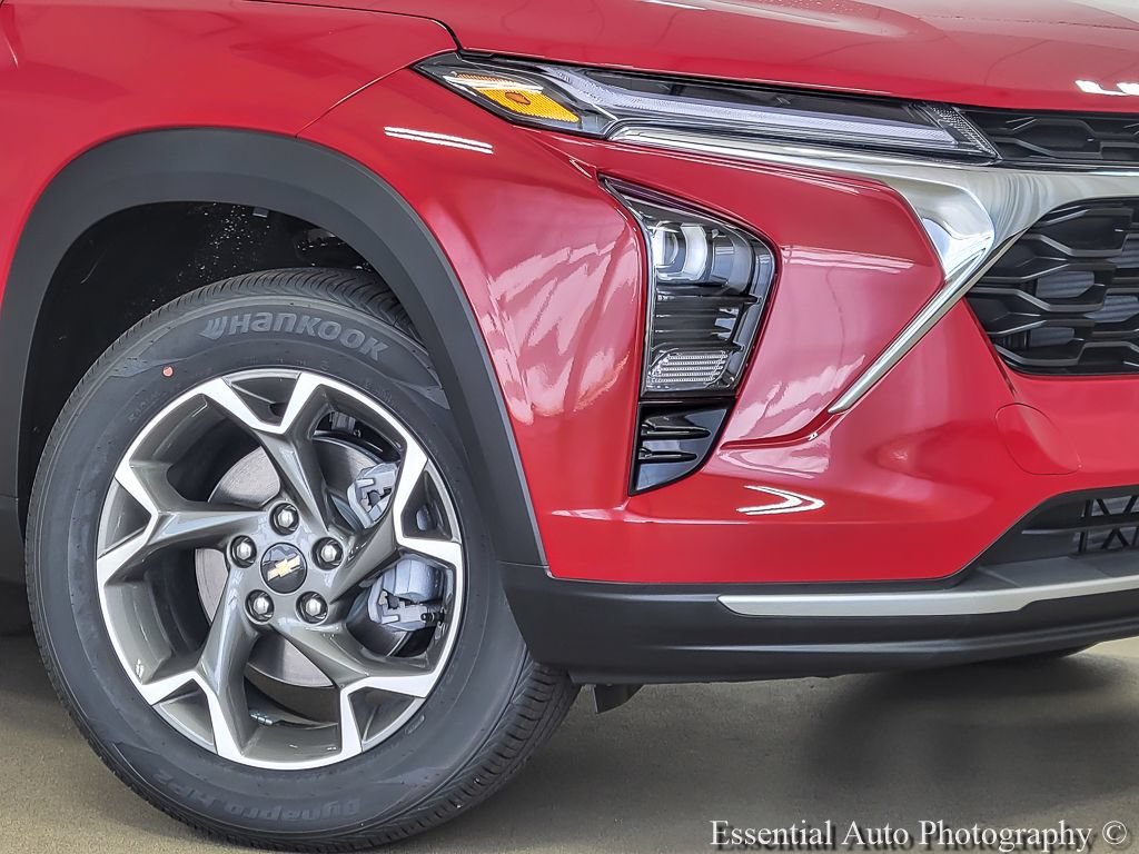 New 2026 Chevrolet Trax LT FWD image 3