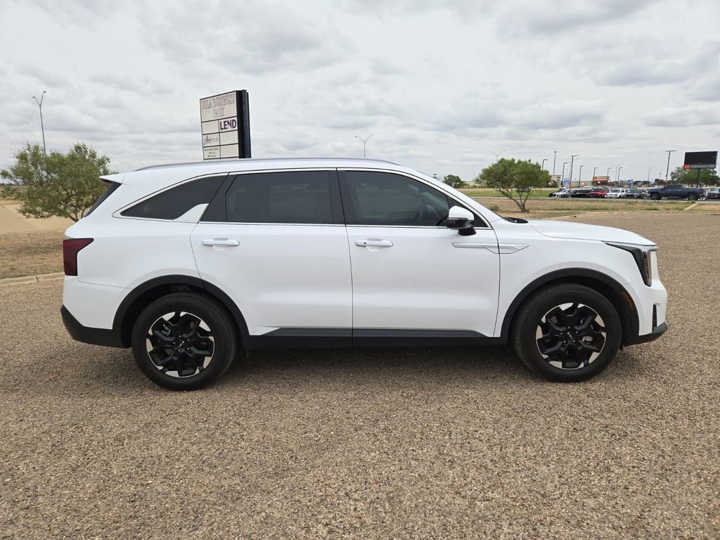 Used 2025 Kia Sorento S FWD image 6