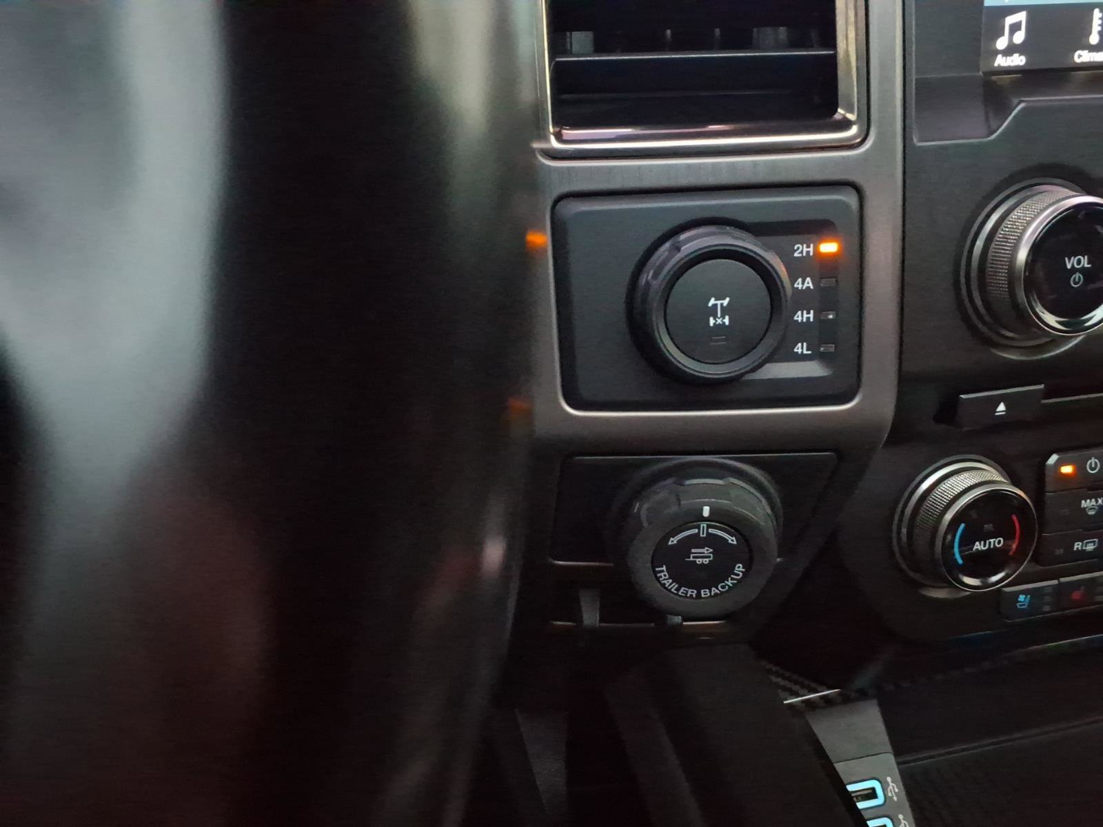 Used 2018 Ford F150 Raptor w/ Equipment Group 802A Luxury image 17