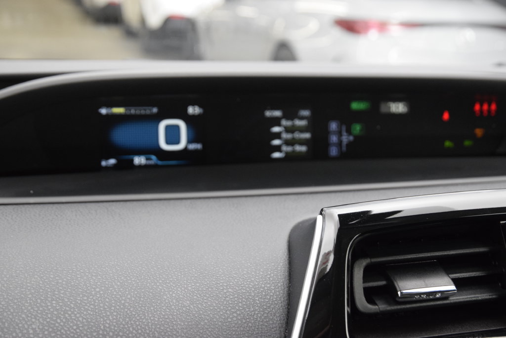 Used 2017 Toyota Prius Three Touring FWD image 25