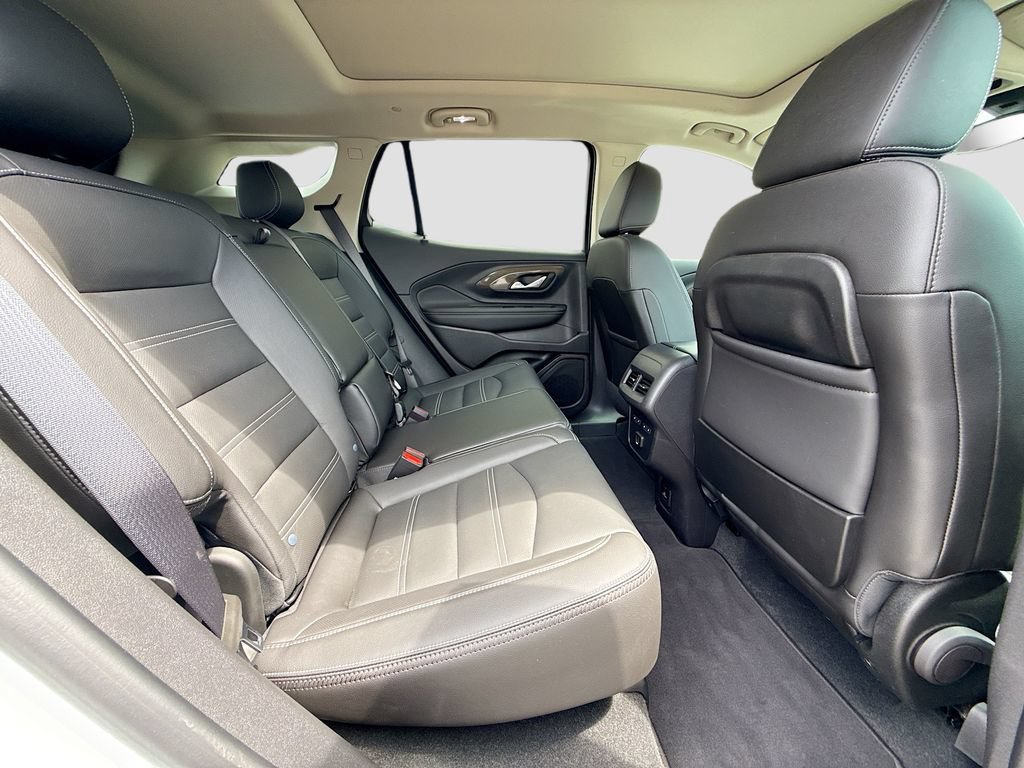 Used 2024 GMC Terrain Denali w/ Denali Premium Package AWD/4WD image 29