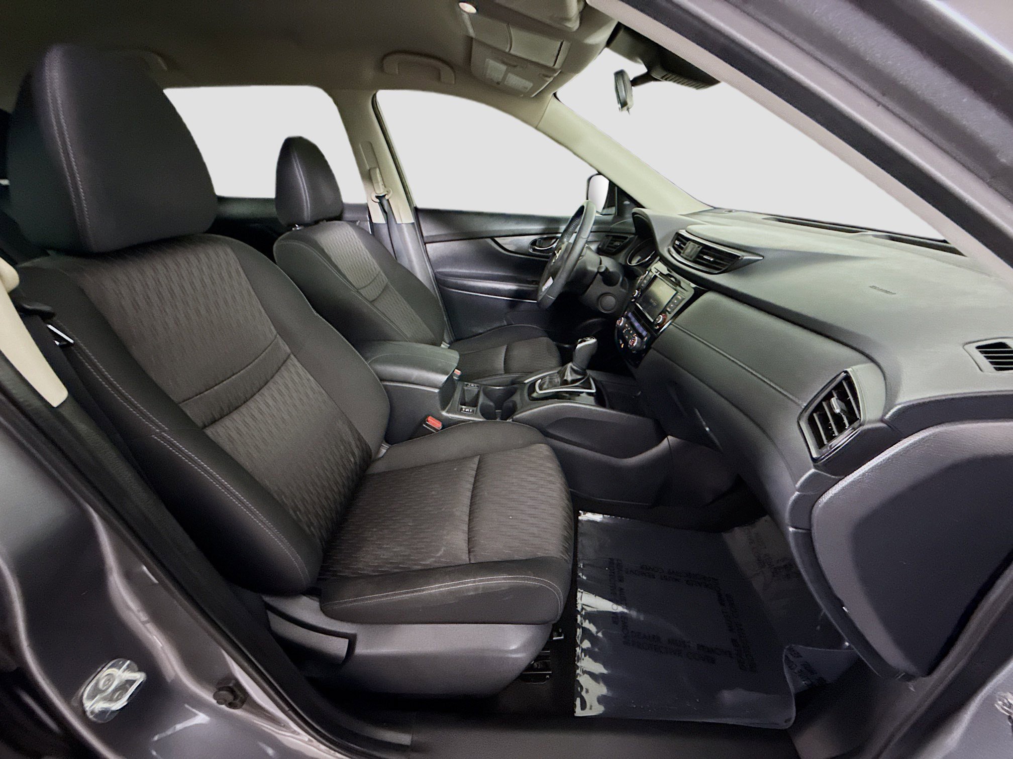 Used 2019 Nissan Rogue SV image 29