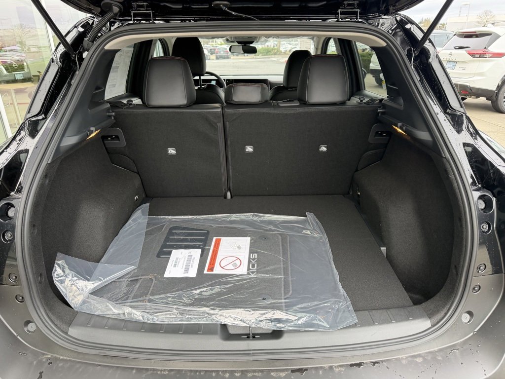New 2026 Nissan Kicks SR w/ Cold Weather Package image 10