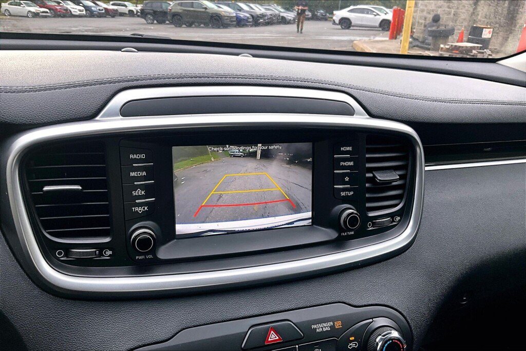 Used 2019 Kia Sorento AWD image 9