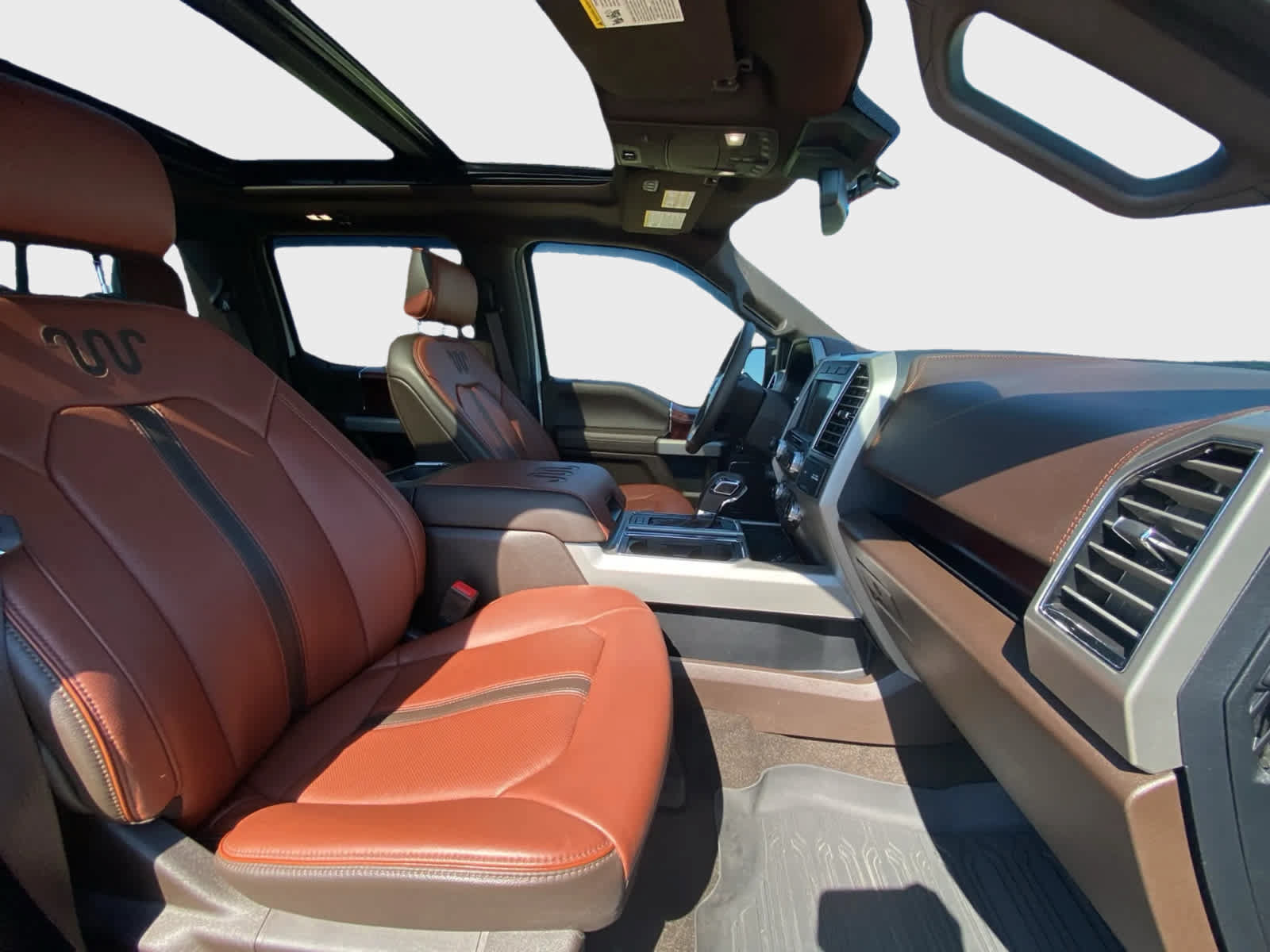 Used 2019 Ford F150 King Ranch w/ Equipment Group 601A Luxury AWD/4WD image 13