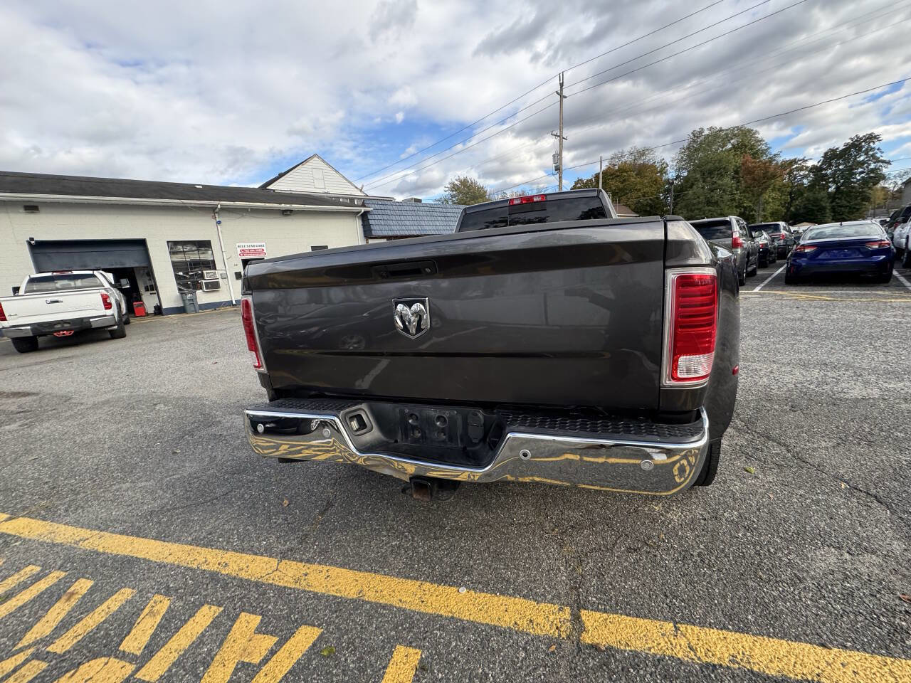 Used 2016 RAM 3500 Laramie image 32
