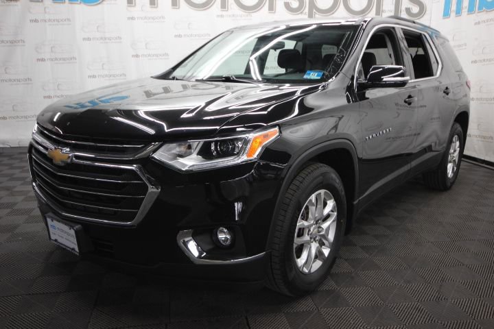 Used 2020 Chevrolet Traverse LT w/ Driver Confidence II Package AWD/4WD image 1