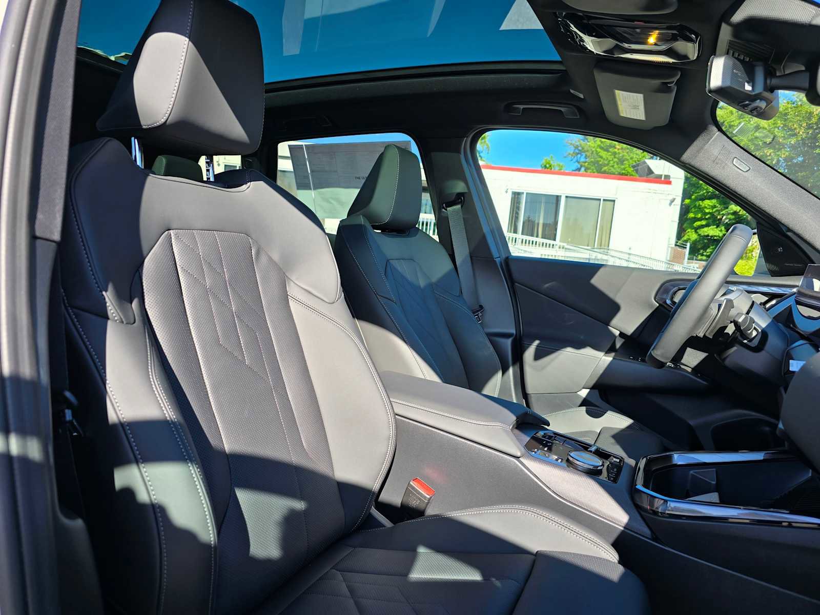 Used 2025 BMW X3 xDrive30i w/ Premium Package image 11