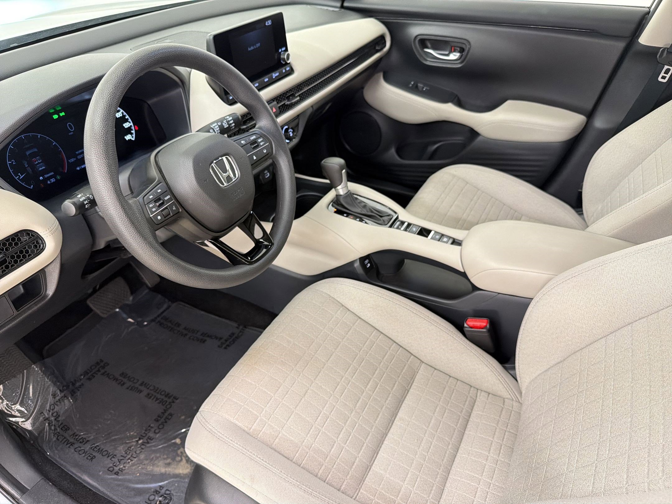 Used 2025 Honda HR-V LX image 4