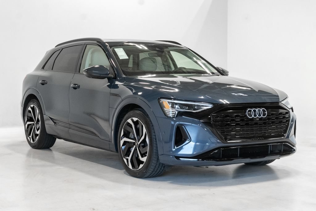 Used 2024 Audi Q8 e-tron Prestige w/ Prestige Package AWD/4WD image 4