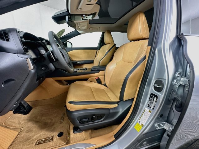 Used 2023 Lexus RZ 450e Premium w/ Technology Package AWD/4WD image 4