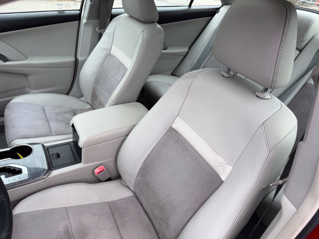 Used 2012 Toyota Camry XLE w/ Leather Pkg FWD image 14