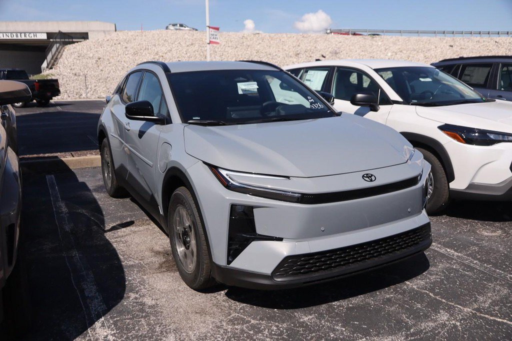New 2026 Toyota C-HR AWD/4WD image 4