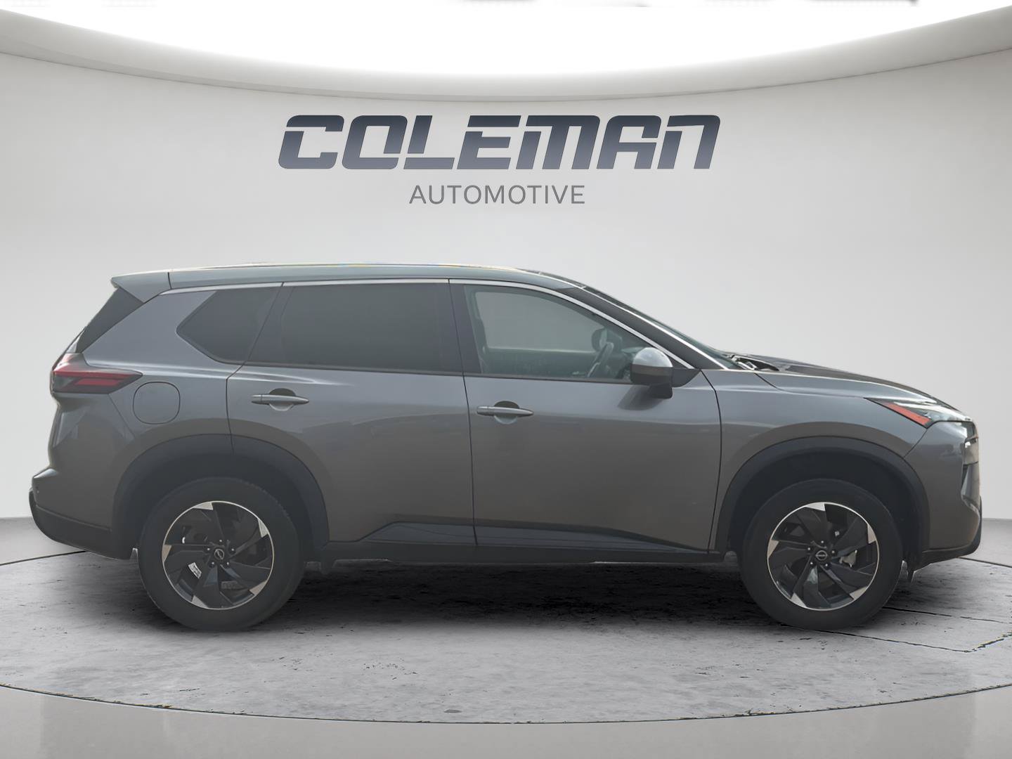 Used 2024 Nissan Rogue SV AWD/4WD image 6