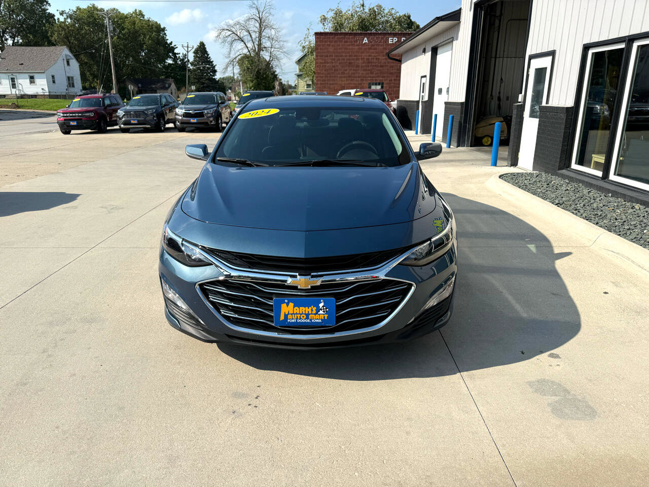 Used 2024 Chevrolet Malibu LT image 2