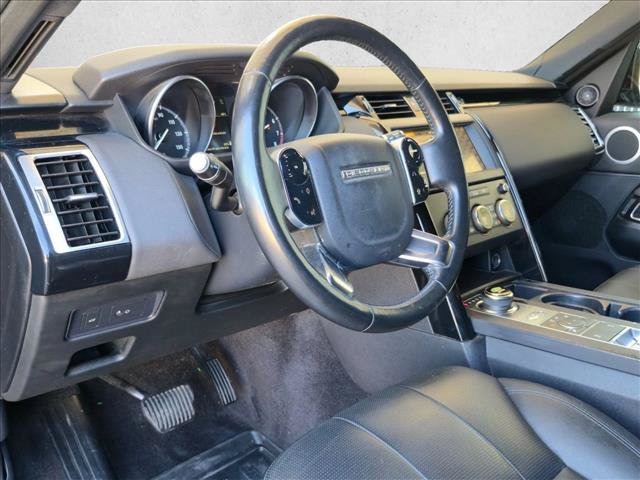 Used 2020 Land Rover Discovery SE AWD/4WD image 9